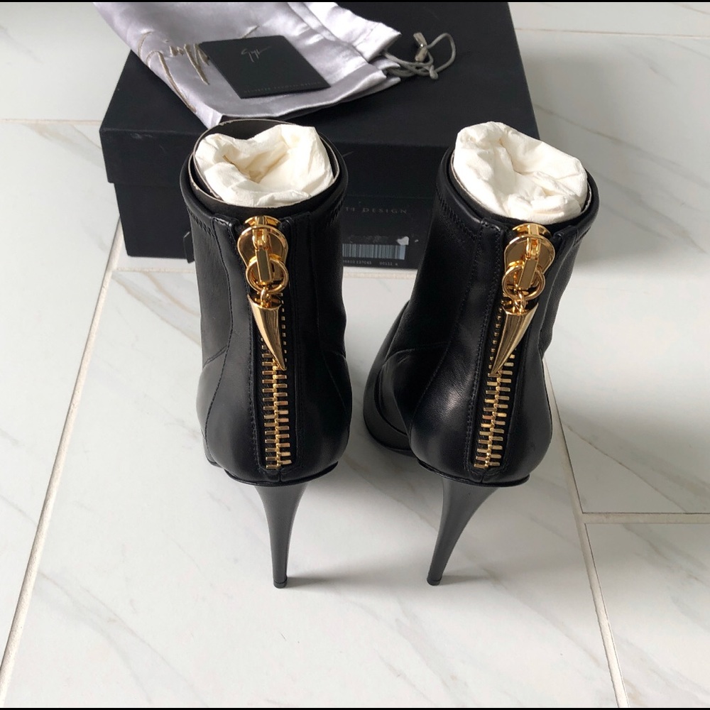 NWT Giuseppe Zanotti Pointy Toe Ankle Boot - Picture 5 of 7